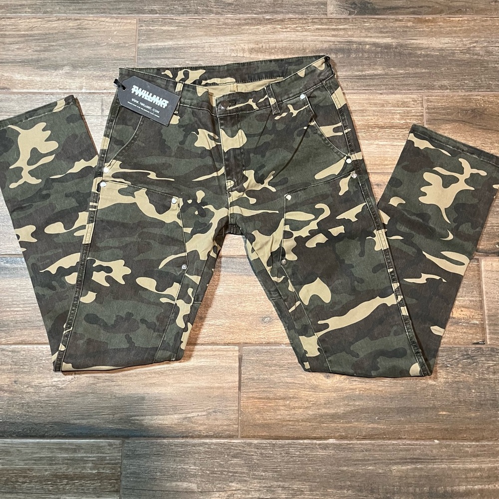 TWILLMKT Camouflage Straigh Jeans 32 inch waist 32.5 long (unisex)